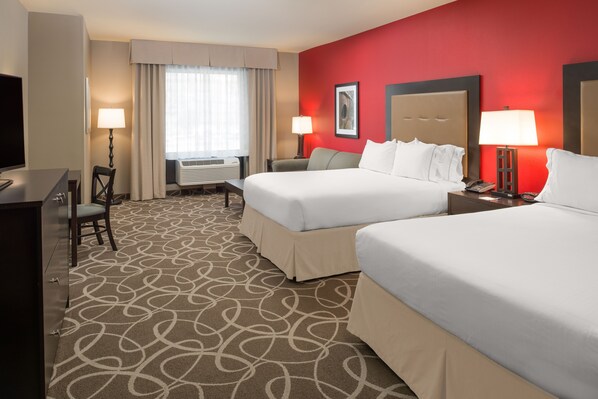 A hotel room with two beds, a desk, a chair, a TV, and a window with curtains. - Holiday Inn Express Klamath - Redwood Ntl Pk Area by IHG (Klamath)