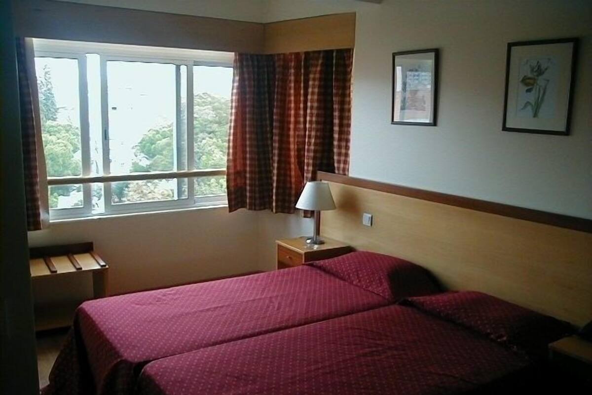 Twin Room | In-room safe, desk, rollaway beds, free WiFi