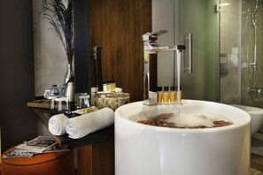 Minibar, in-room safe, free cots/infant beds, free WiFi - Duo Galata (Istanbul)