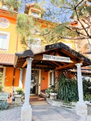 Front of property - Hotel La Bergamina (Arcore)