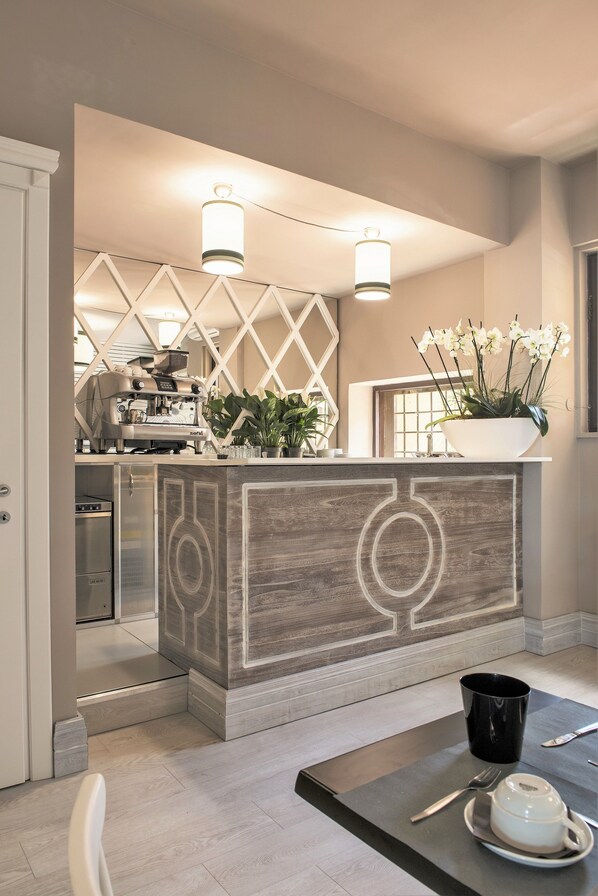 Bar (on property) - Hotel La Genziana (Rome)