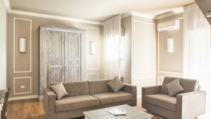 Unclassified image, 3 of 48, button - Hotel La Genziana (Rome)