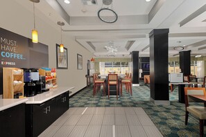 Free daily buffet breakfast - Holiday Inn Express Hotel & Suites Houston NW-Brookhollow by IHG (Houston)