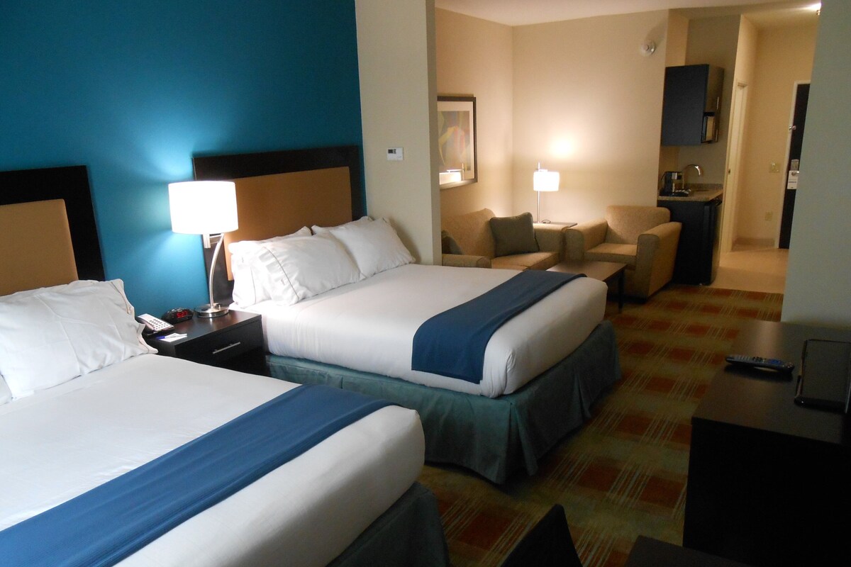 Suite, 2 Queen Beds, Non Smoking | Premium bedding, in-room safe, desk, laptop workspace