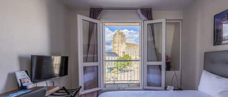 Romantic Double Room | Premium bedding, desk, laptop workspace, iron/ironing board