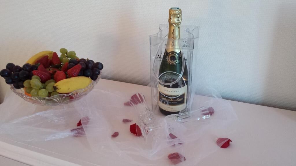 double room | premium bedding, desk, iron/ironing board, free wifi