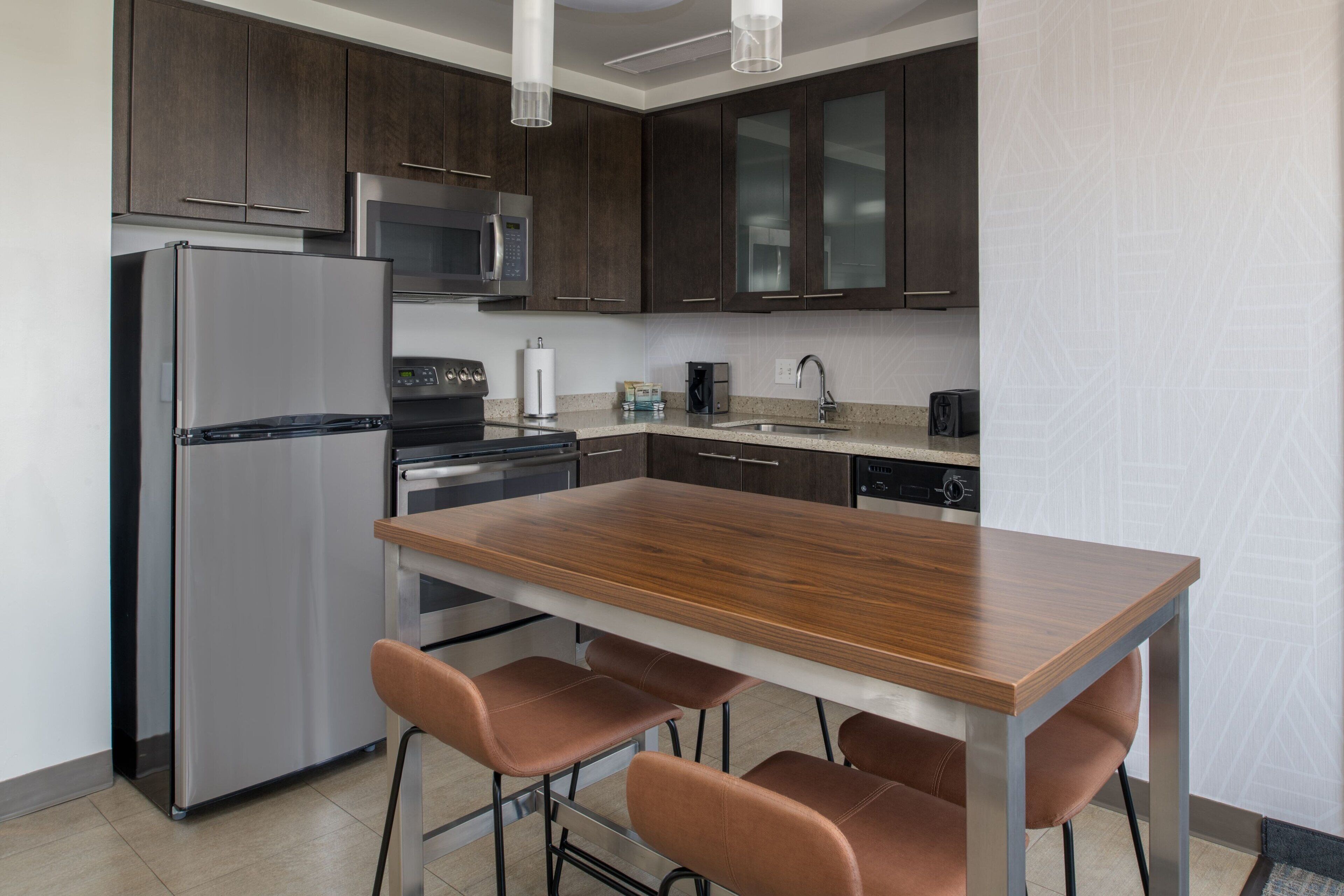 fridge, microwave, stovetop, dishwasher