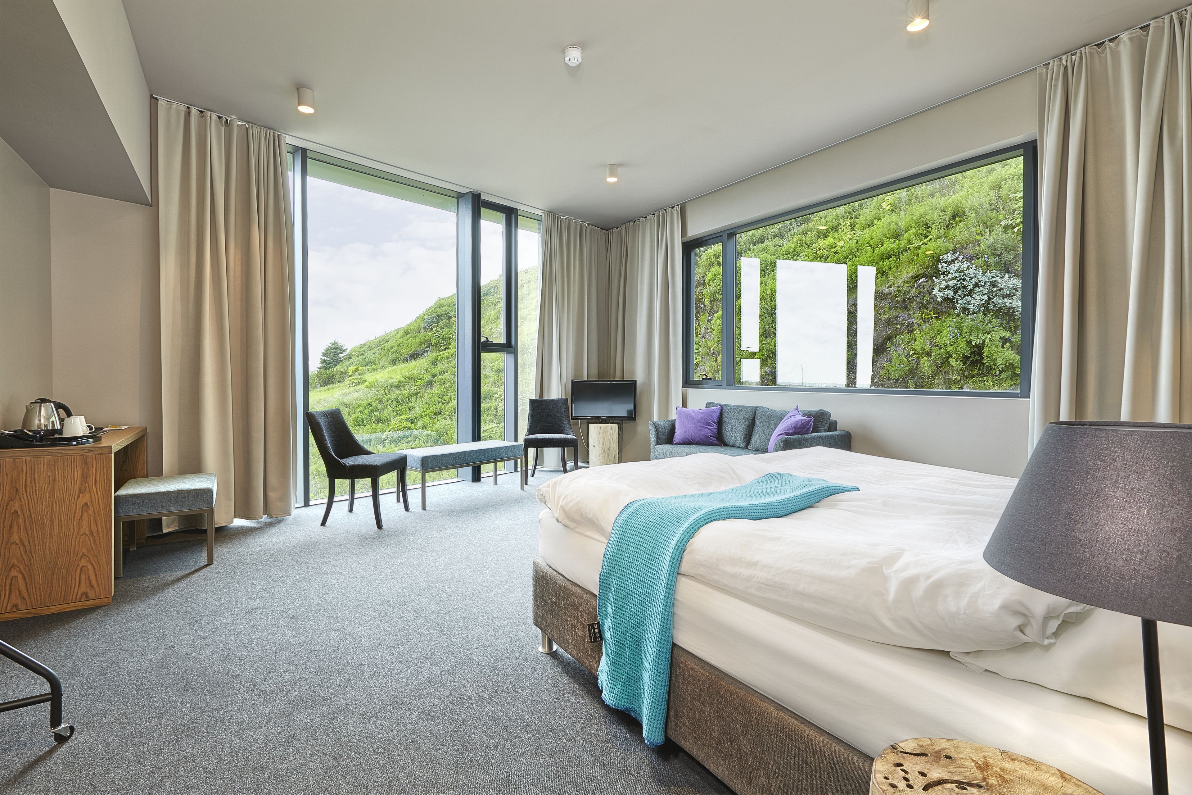 King Deluxe Room | In-room safe, desk, free WiFi