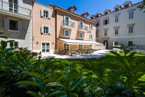 Fachada de la propiedad