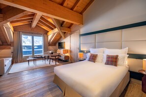 Loftsleilighet, fjellutsikt | Sengetøy av topp kvalitet, minibar, skrivebord og blendingsgardiner