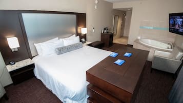 Habitación | Ropa de cama de alta calidad, caja fuerte, tabla de planchar con plancha