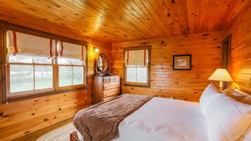 Premium bedding, individually decorated, iron/ironing board