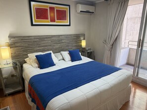 Apartment, 1 Bedroom | Down comforters, in-room safe, individually furnished, desk - Vr Suite Santiago (Santiago)