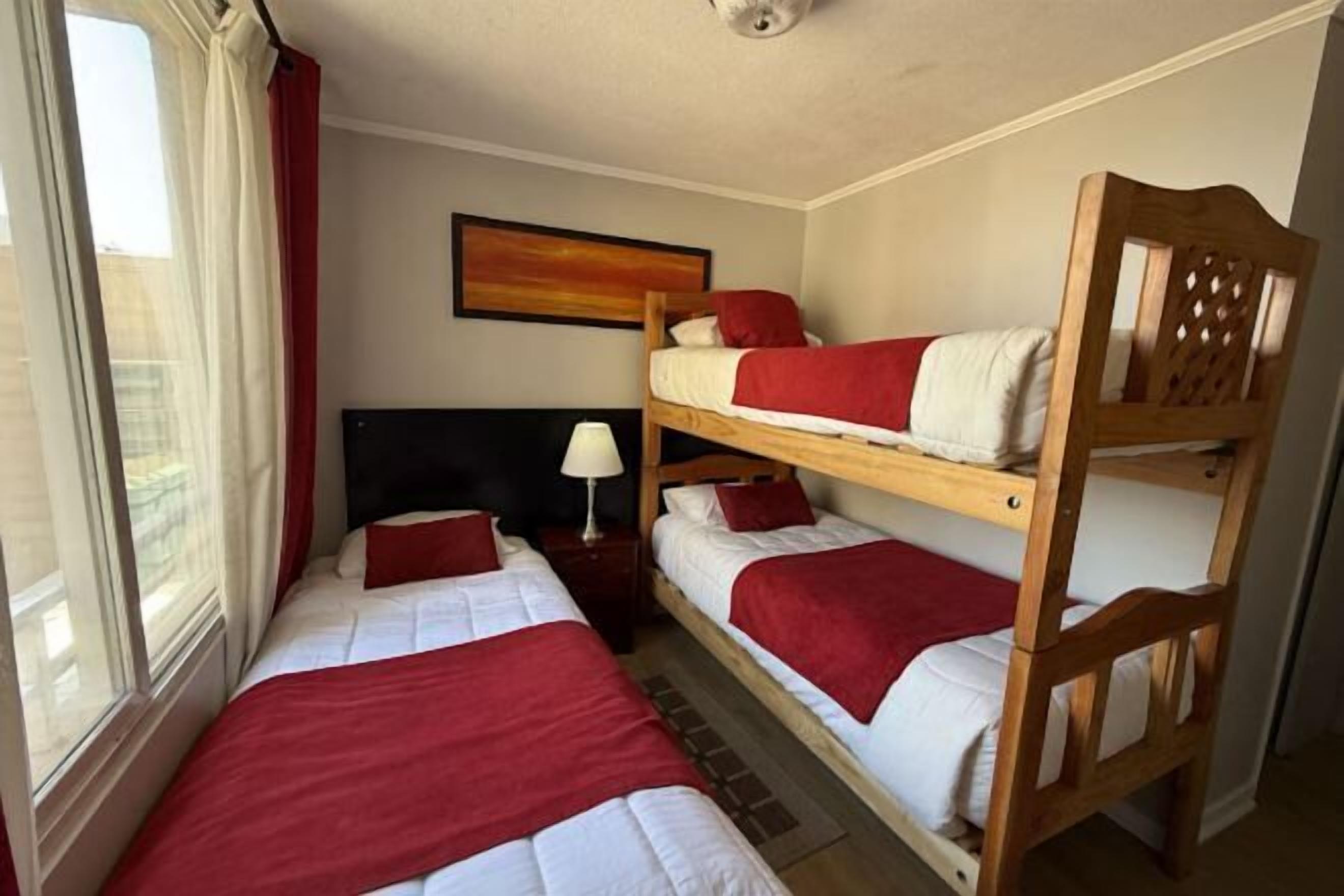 羽绒被、客房内保险箱、特色家居、办公桌