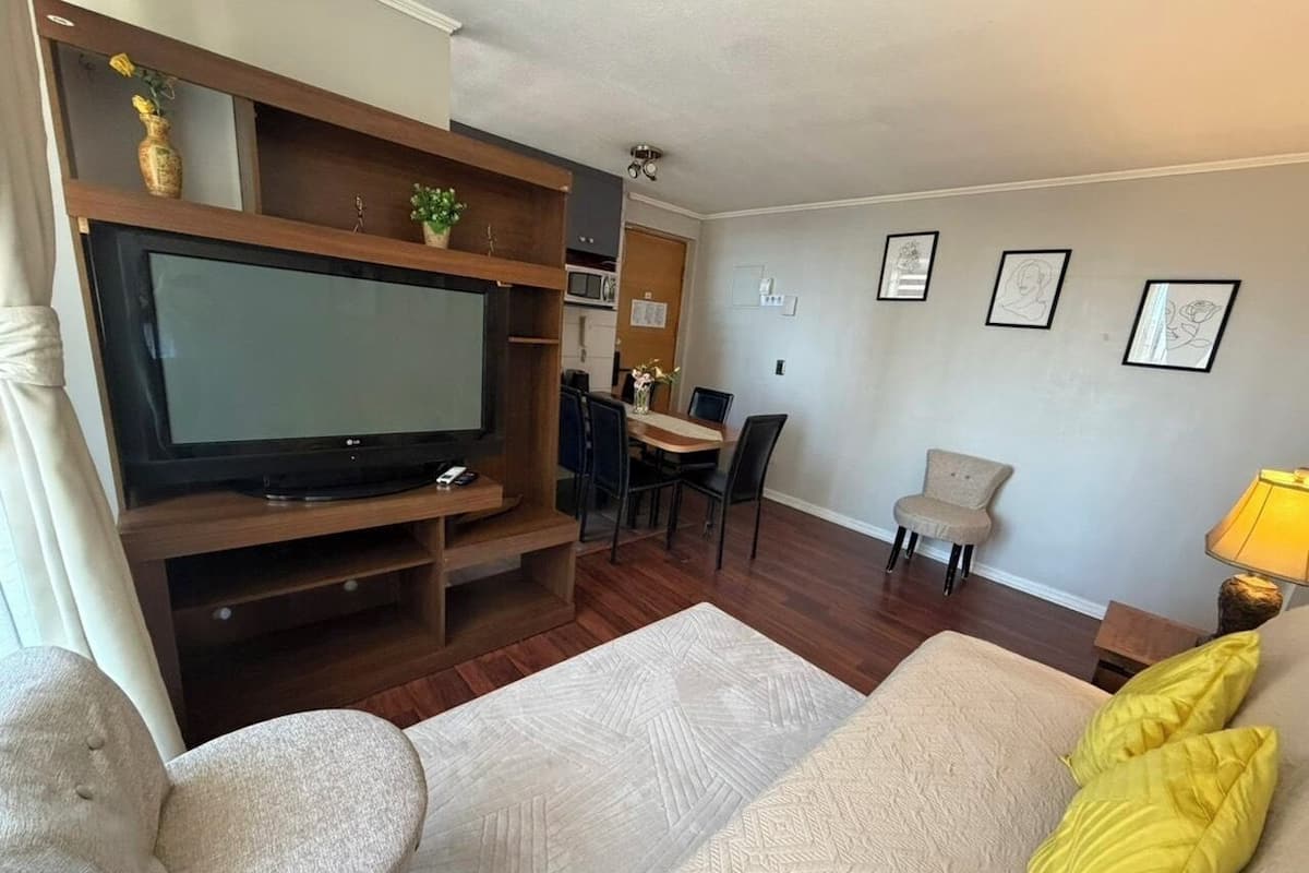 Superior Apartment, 2 Bedrooms, Balcony (5 people) | Living area | 43-inch Smart TV with cable channels, Netflix, pay movies