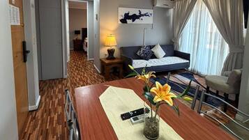 Apartment, 2 Bedrooms, Balcony | Dining room