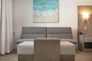 Adapted Superior Room | Desk, laptop workspace, blackout drapes, soundproofing