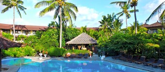 Palm Beach Hotel Bali