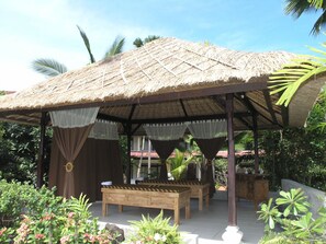 Couples treatment room(s), aromatherapy, hot stone massages, body scrubs - Palm Beach Hotel Bali (Kuta)