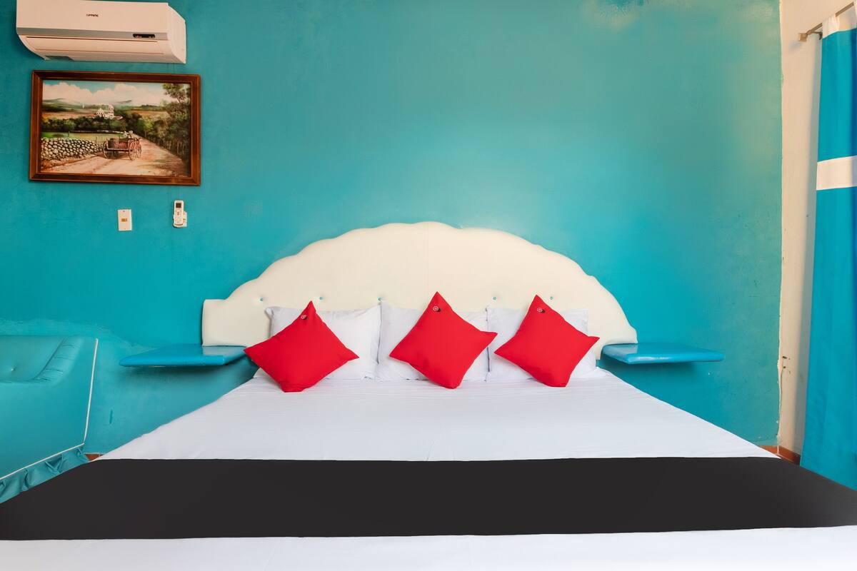 Standard Double Room | Down comforters, blackout drapes, WiFi (free), bed sheets