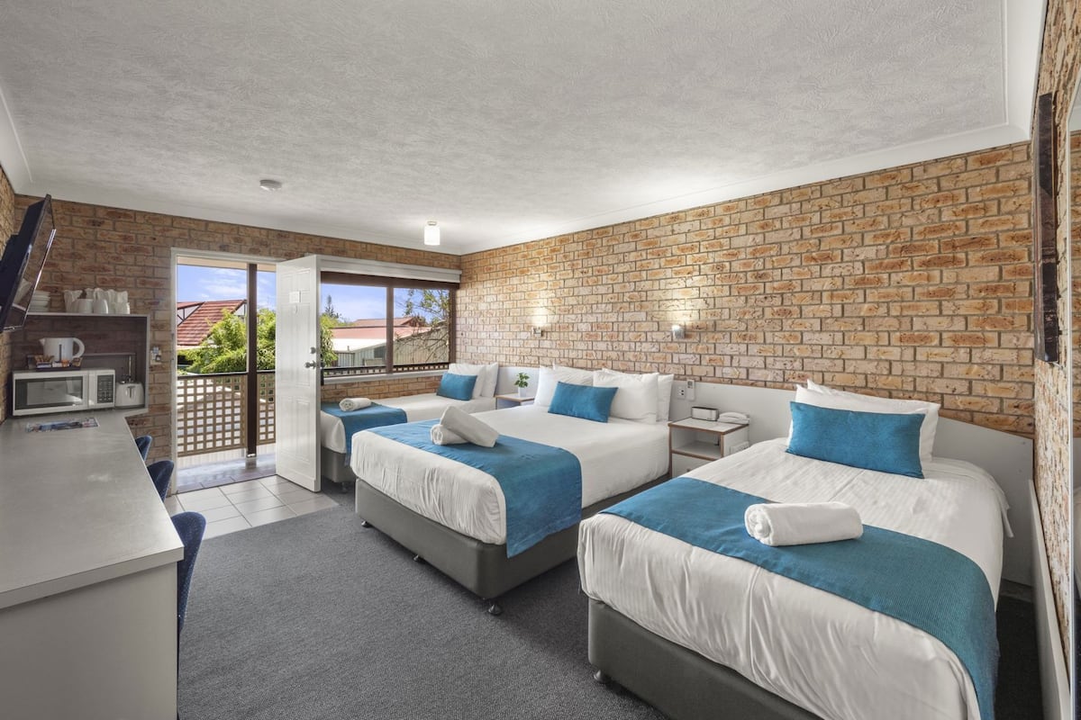 Premium bedding, pillow-top beds, minibar, in-room safe