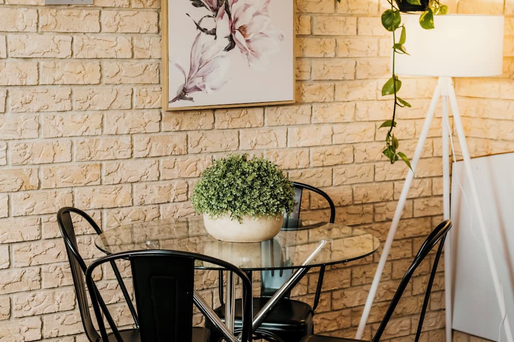 Kennedy Drive Boutique Motel - Close To City Centre & Airport