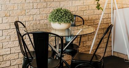 Kennedy Drive Boutique Motel - Close To City Centre & Airport