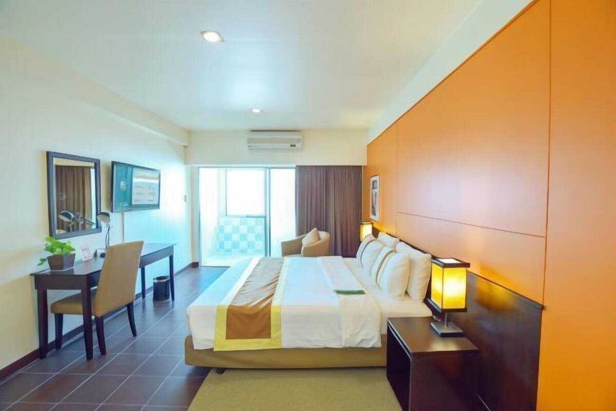 Minibar (some free items), in-room safe, desk, rollaway beds (surcharge)