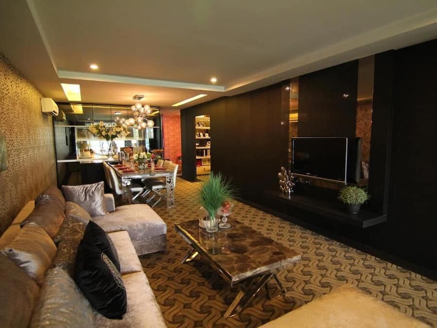 Kedap suara, setrika/meja setrika, dan Wi-Fi gratis