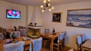 Free buffet breakfast 