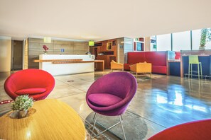 Lobby sitting area - Haifa Bay View Hotel (Haifa)