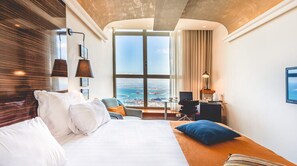 Executive Premium | Desk, iron/ironing board, free WiFi, bed sheets