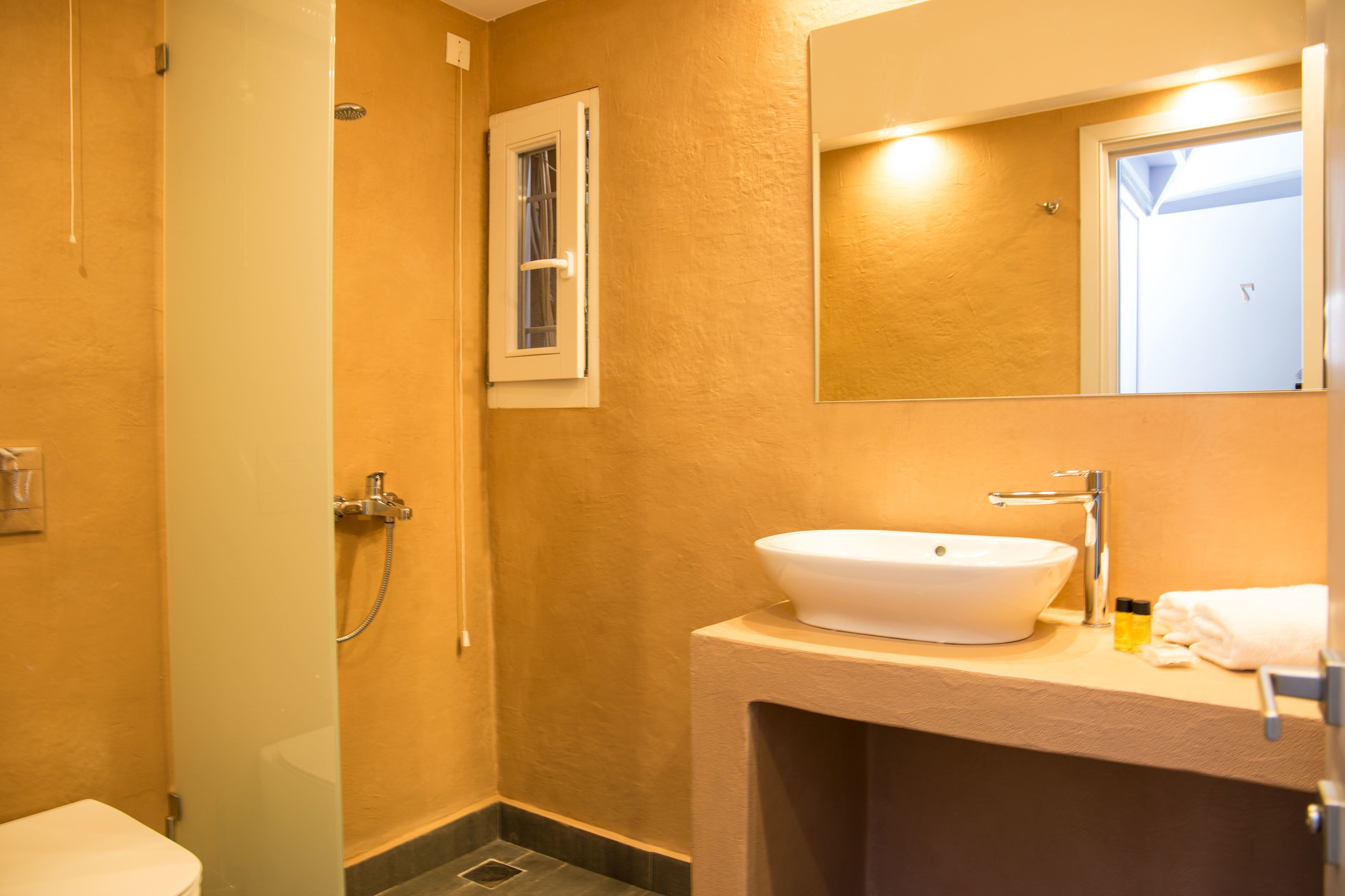 twin room | bathroom | free toiletries, hair dryer, towels