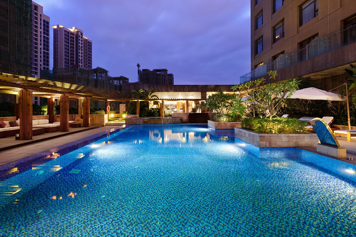 حمّام سباحة خارجي