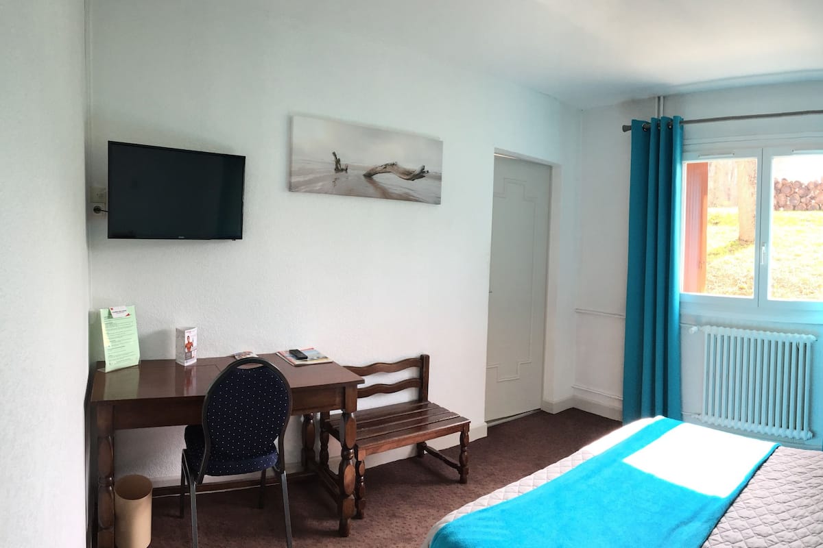 Premium bedding, desk, iron/ironing board (on request), WiFi (free)