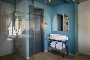 Cherry on top [PLACESSUITE] for 3 Seaview | Bathroom