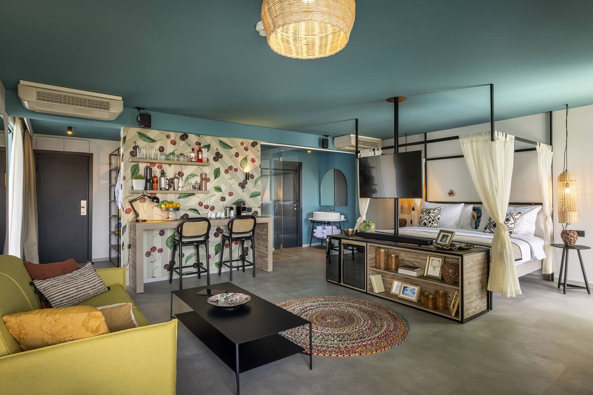 Cherry on top [PLACESSUITE] for 3 Seaview | โต๊ะทำงาน, เปล/เตียงเด็กอ่อน, Wi-Fi ฟรี, ผ้าปูที่นอน