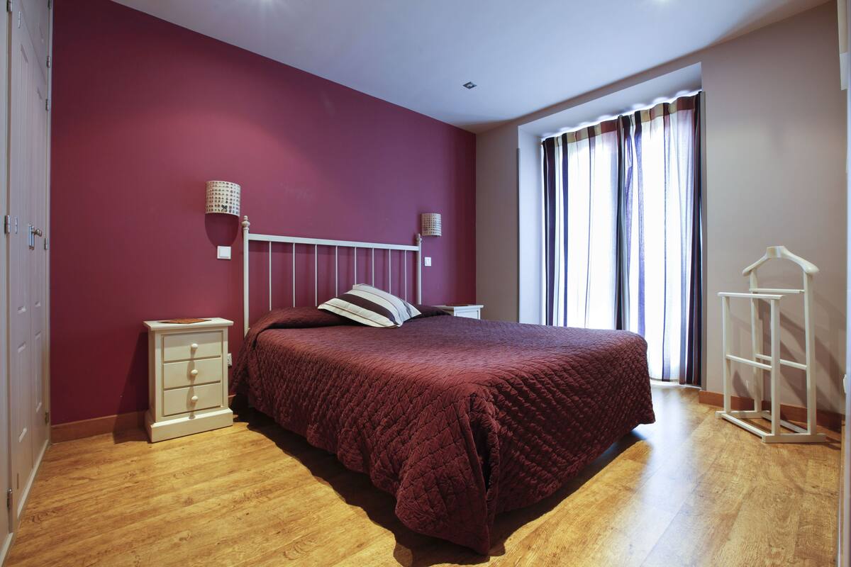 Familienapartment, 1 Doppelbett und Schlafsofa, Balkon (4 people) | Bügeleisen/Bügelbrett, Babybetten, kostenloses WLAN