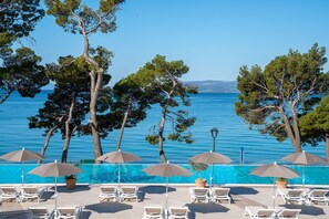 Indoor pool, seasonal outdoor pool, free cabanas, pool umbrellas - Valamar Meteor Hotel (Makarska)