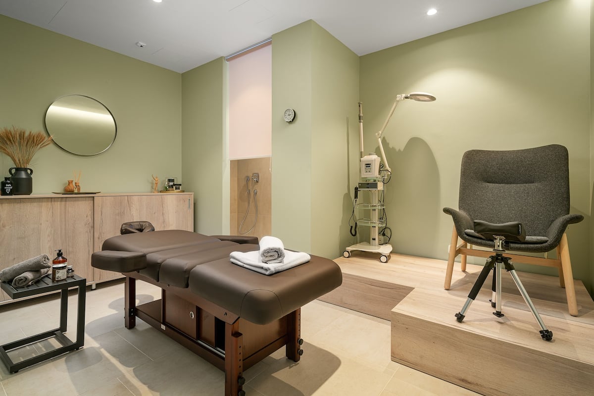 turkish bath/hammam, body treatments, facials, manicures and pedicures