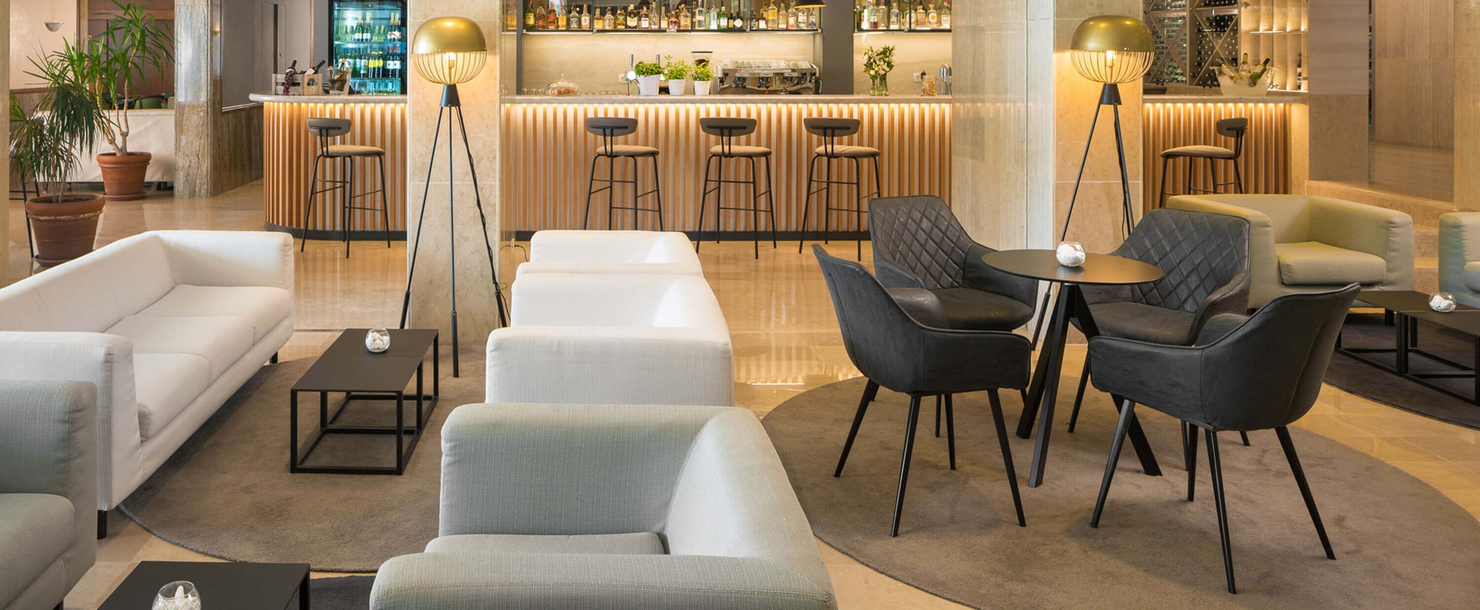 2 bars/lounges, poolside bar, beach bar