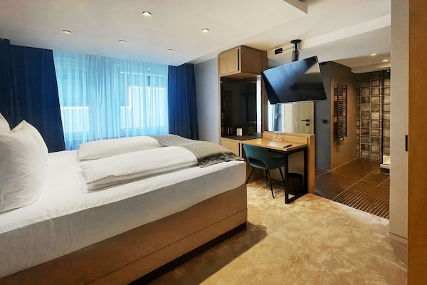 Doppia Deluxe | Minibar, una scrivania, postazione laptop, Wi-Fi gratuito