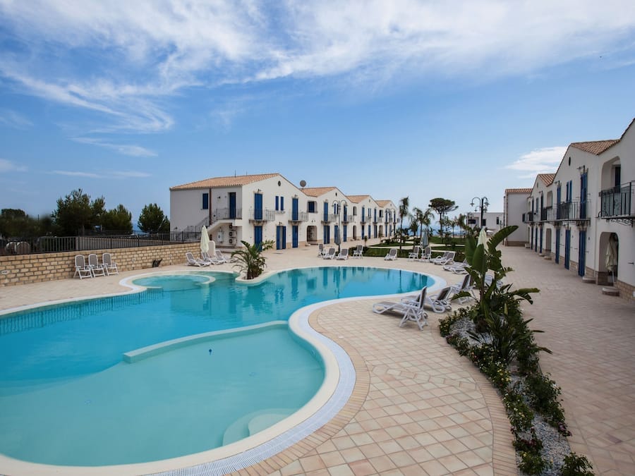 Seasonal outdoor pool, pool cabanas (surcharge), pool umbrellas