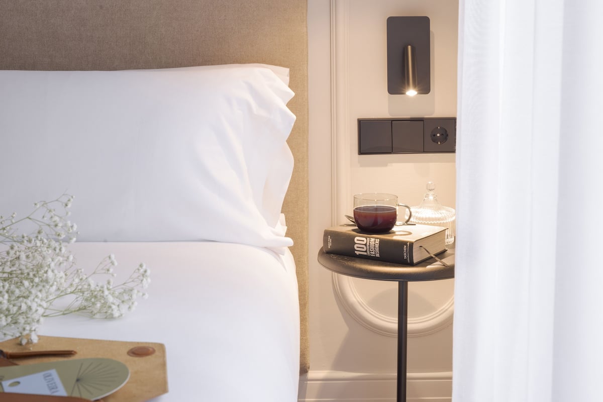 Minibar, skrivbord, mörkläggningsgardiner och ljudisolering