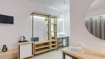 Superior Double or Twin Room | Desk, iron/ironing board, free cribs/infant beds, bed sheets