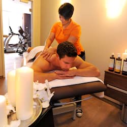 Sauna, aromaterapia, masajes suecos y masajes deportivos