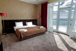 Suite | Premium bedding, minibar, in-room safe, desk