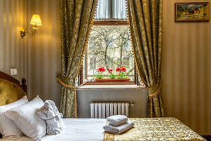 Ropa de cama hipoalergénica y minibar 