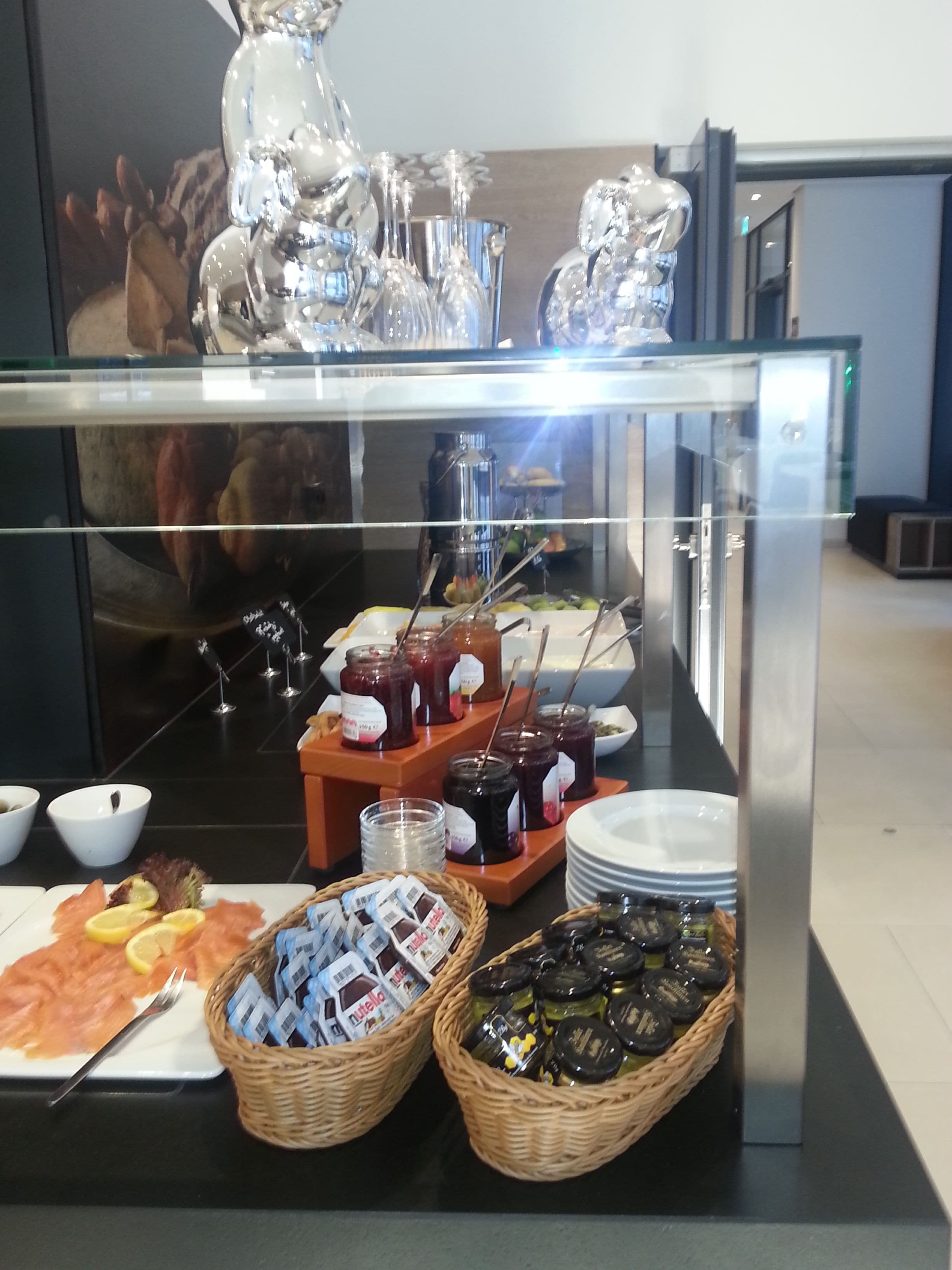 daily buffet breakfast (eur 17 per person)