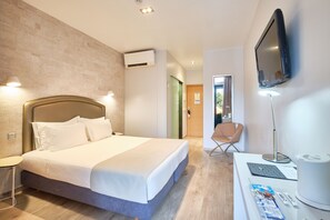 Hypo-allergenic bedding, in-room safe, desk, laptop workspace - Sintra Bliss Hotel (Sintra)